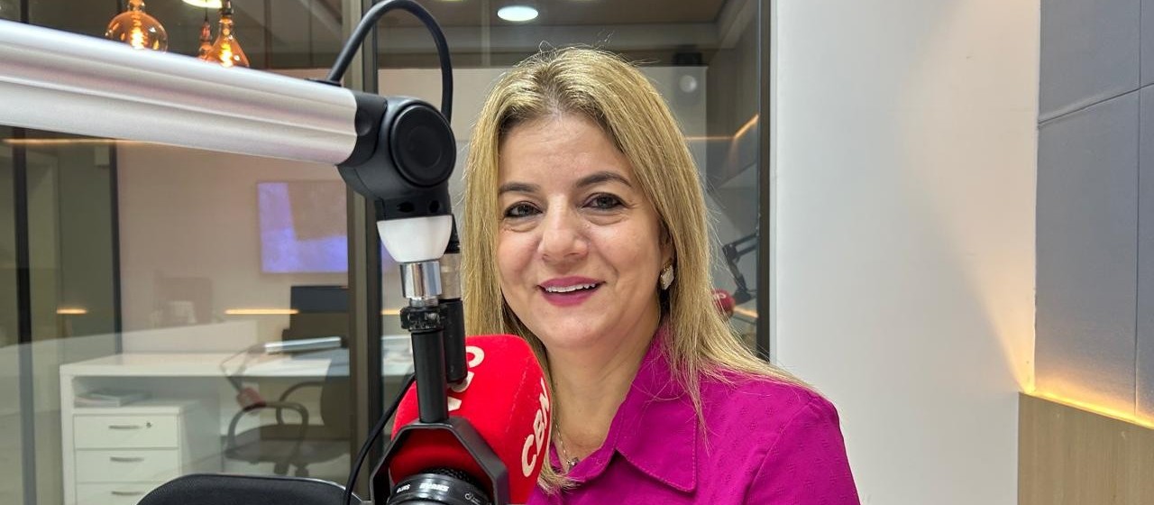 Marcia Baldini: A Secretária que Emprega a Família!