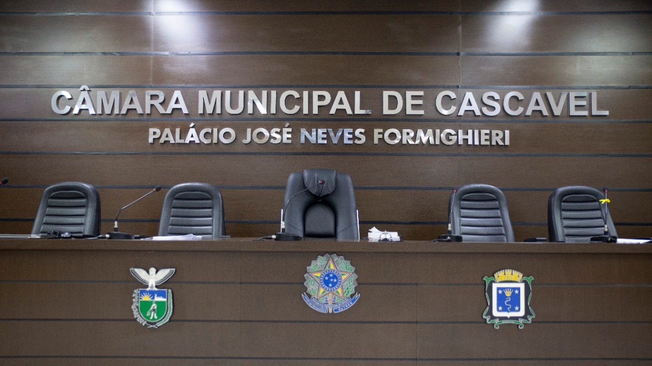 Poses e Promessas: A Câmara em Tempos de Corporativismo