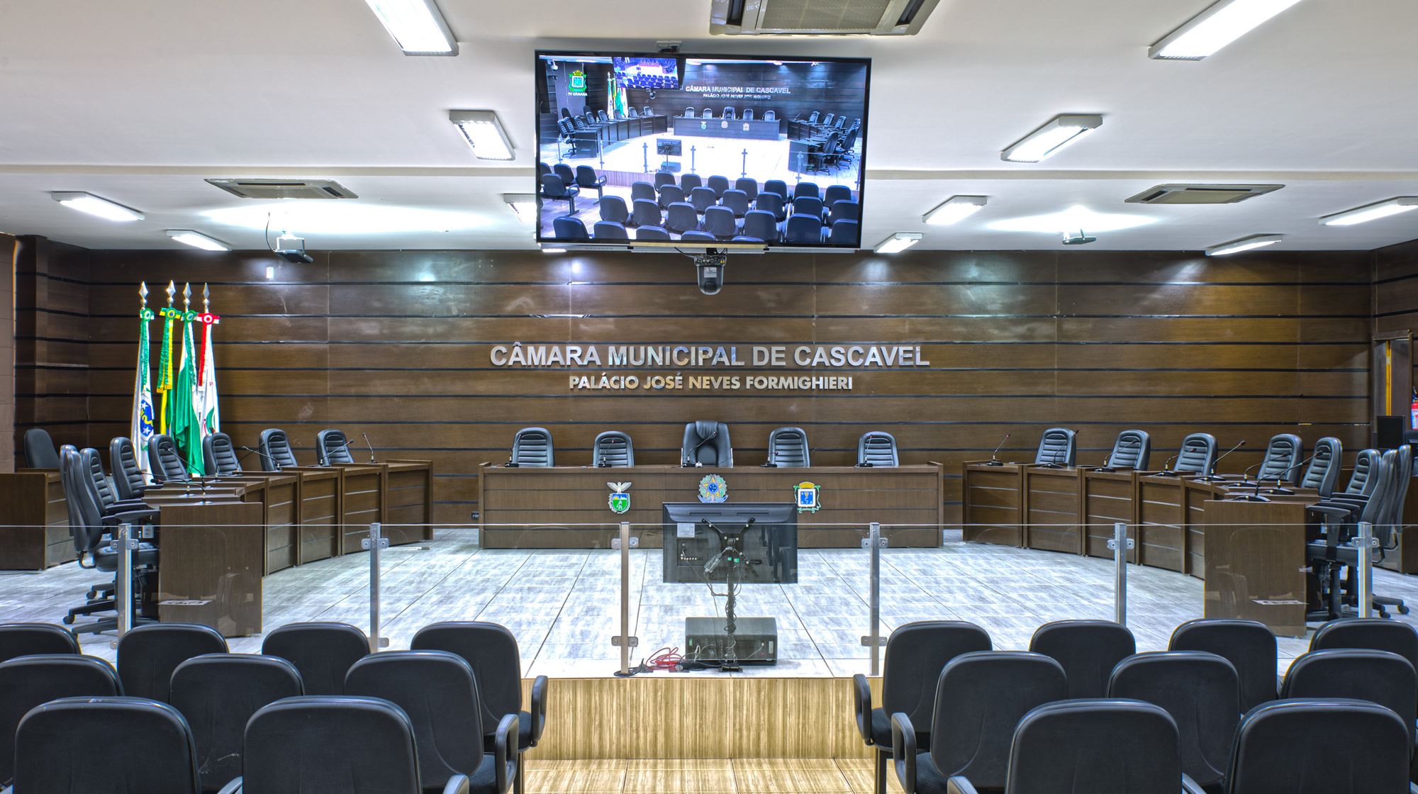 Câmara de Cascavel: Onde o Trabalho é Opcional!