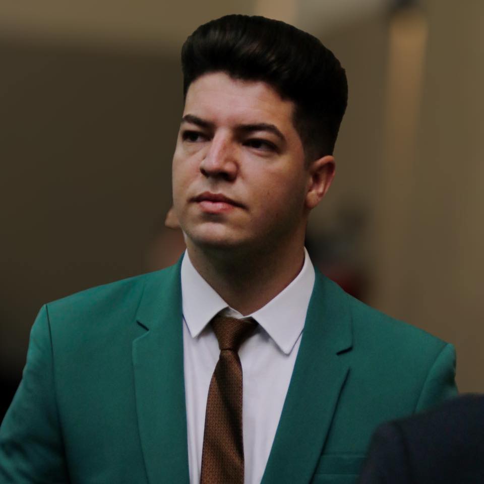 André Lira: O Espectáculo de Má Educação em Corbélia!