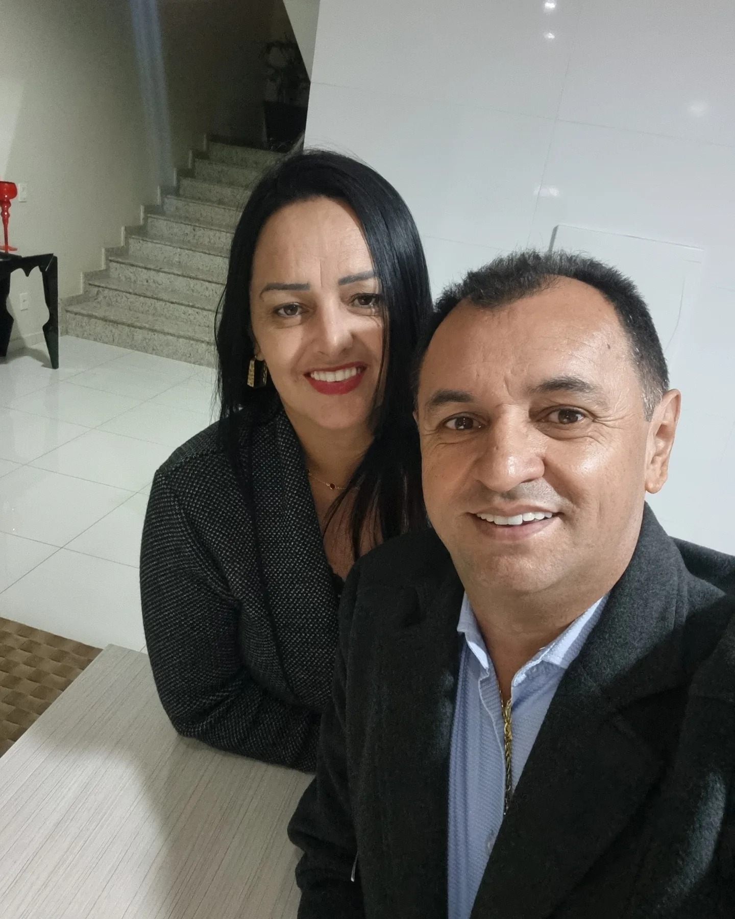 Rogerio Amaral e Célia: O Casal de Comissionados e Seus Benefícios às Custas do Povo!