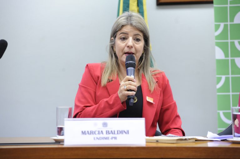Notas Manipuladas? Denúncia Grave Contra a Secretaria Marcia Baldini!