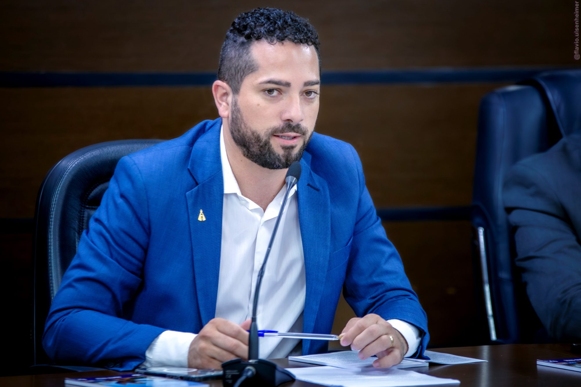 Meio Ano na Câmara: Comissionados da Família Tiago Almeida, Descaso com a População e Sonegação de Impostos!