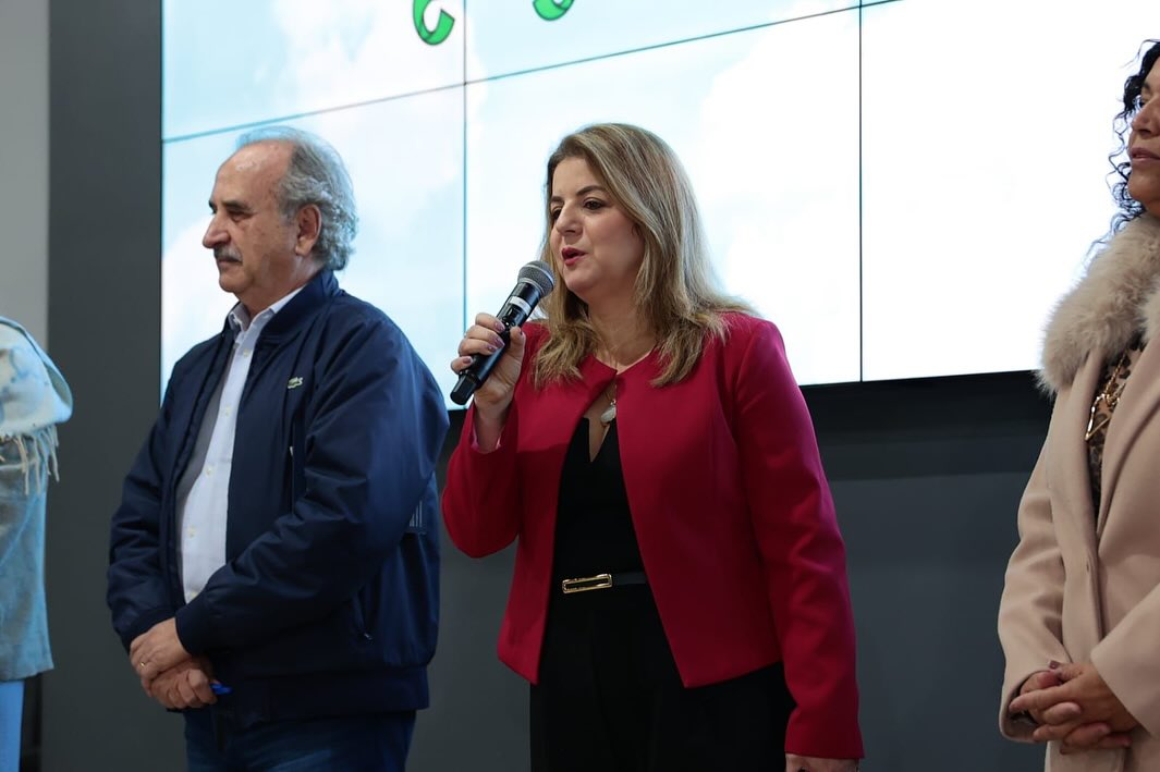 A Arrogância e o Falso Testemunho de Márcia Baldini: Por Que Ainda Não Foi Exonerada?