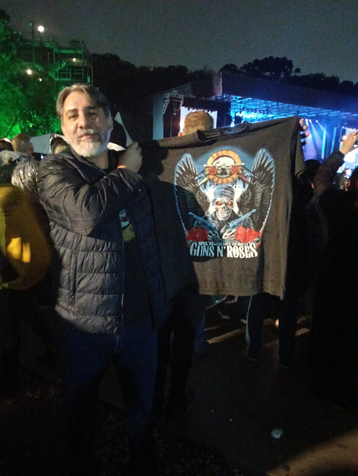 Promessa Cumprida: Homenagem a Jeferson Miranda Durante Show Histórico do Guns N’ Roses em Curitiba