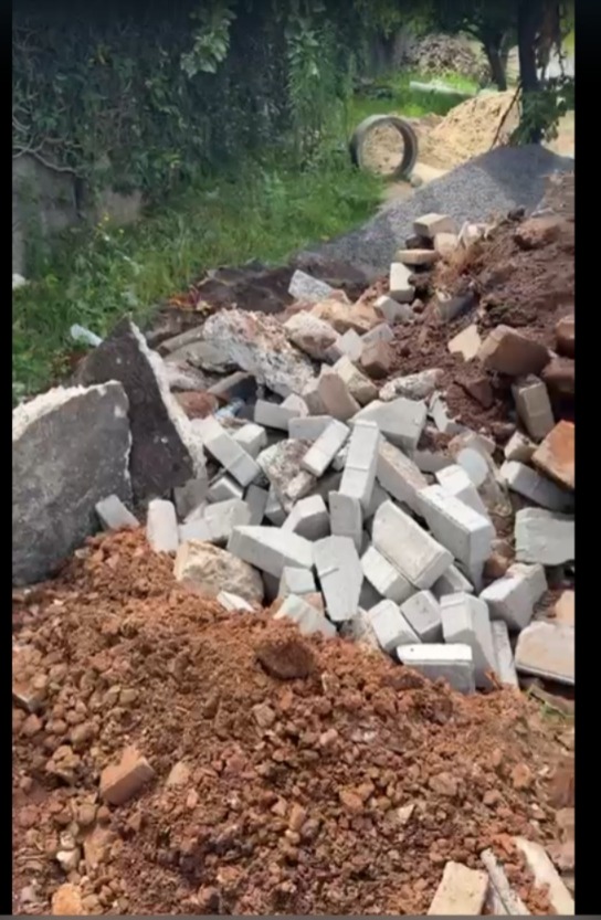Cidadão Revoltado Denuncia Desperdício de Materiais em Obras Públicas de Cascavel