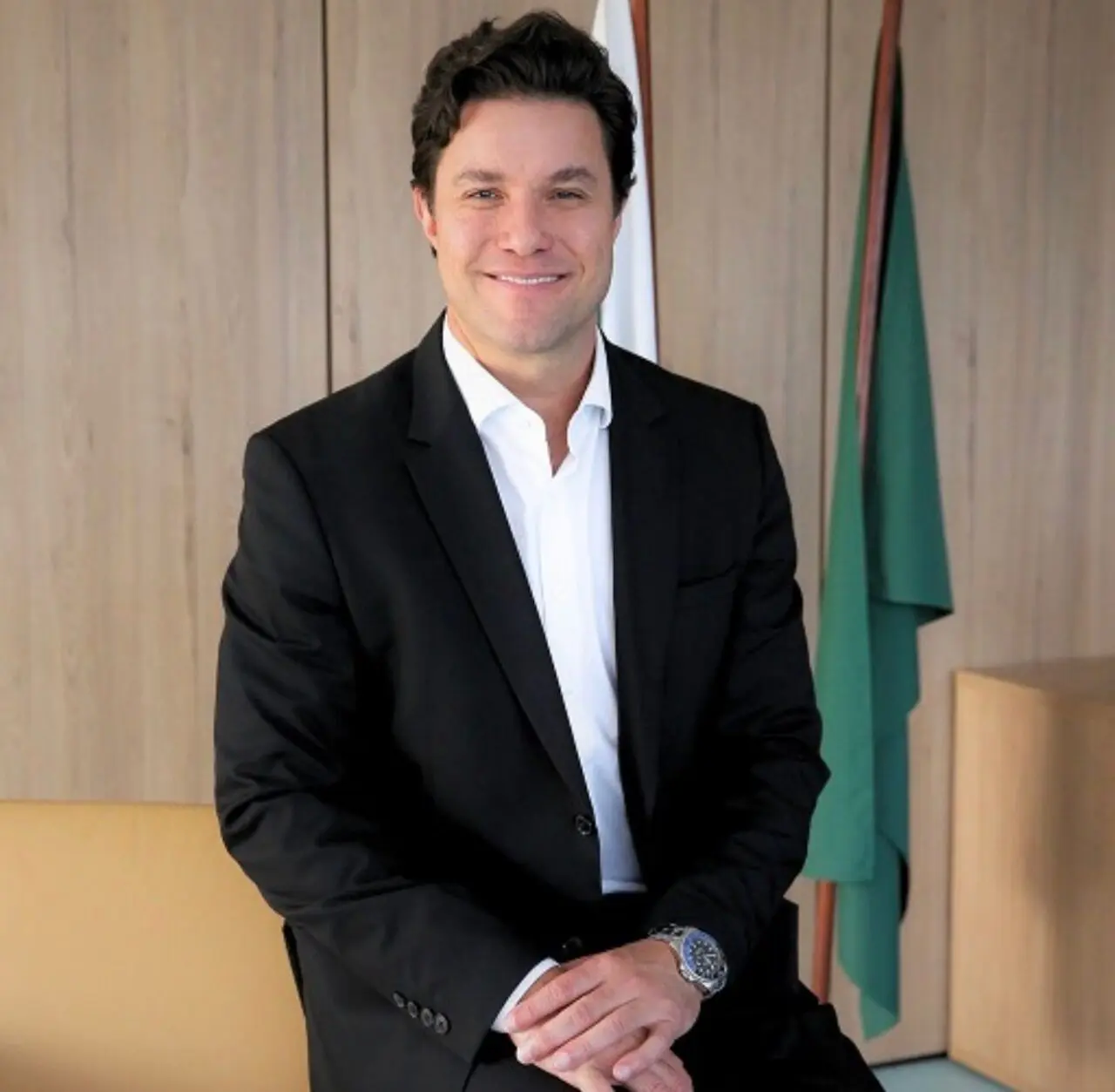 O preço do contrato: Empresário gravado confessa que 25% do valor iria para Guto Silva e campanhas políticas