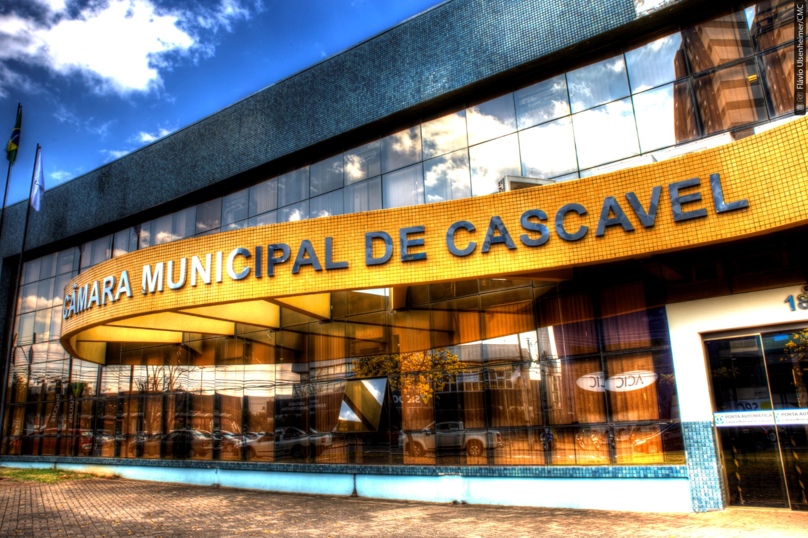 Câmara de Cascavel gasta R$ 2,4 milhões em março, com folha de pessoal consumindo 76% das despesas