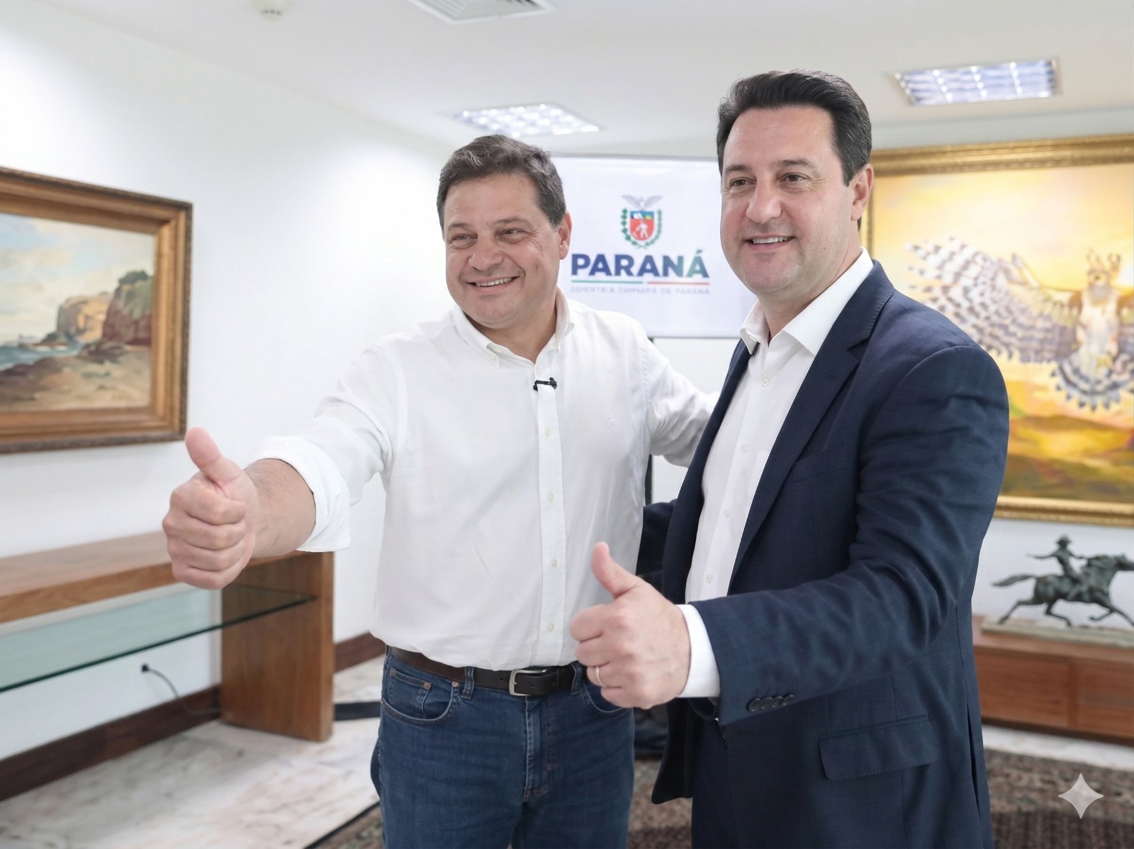 Acabou o mistério: Nem Guto, nem Greca, nem Curi. Sandro Alex é o escolhido de Ratinho para a sucessão.