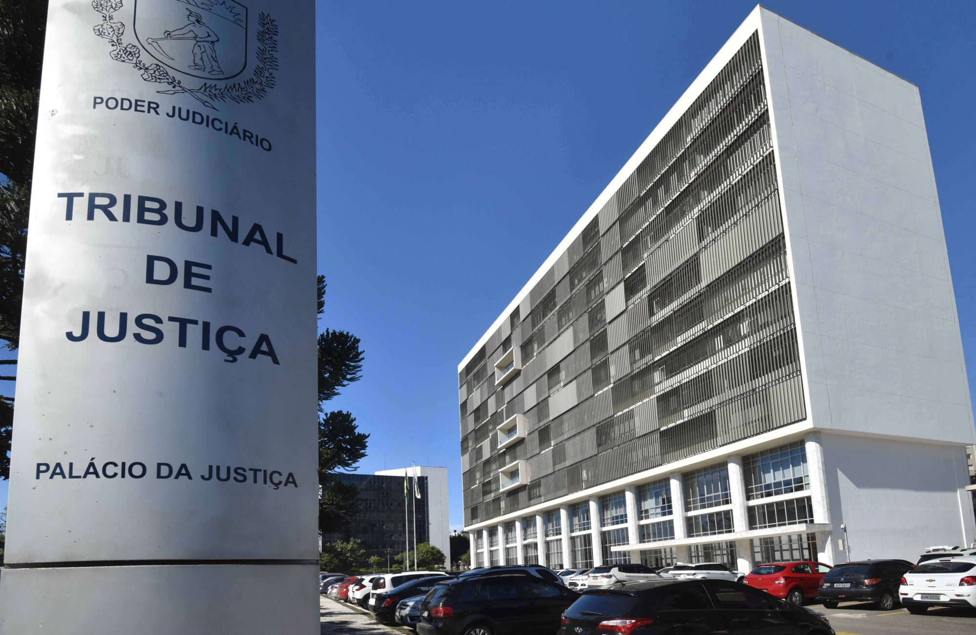TJ suspende investigação de corrupção contra ex-secretário de Ratinho