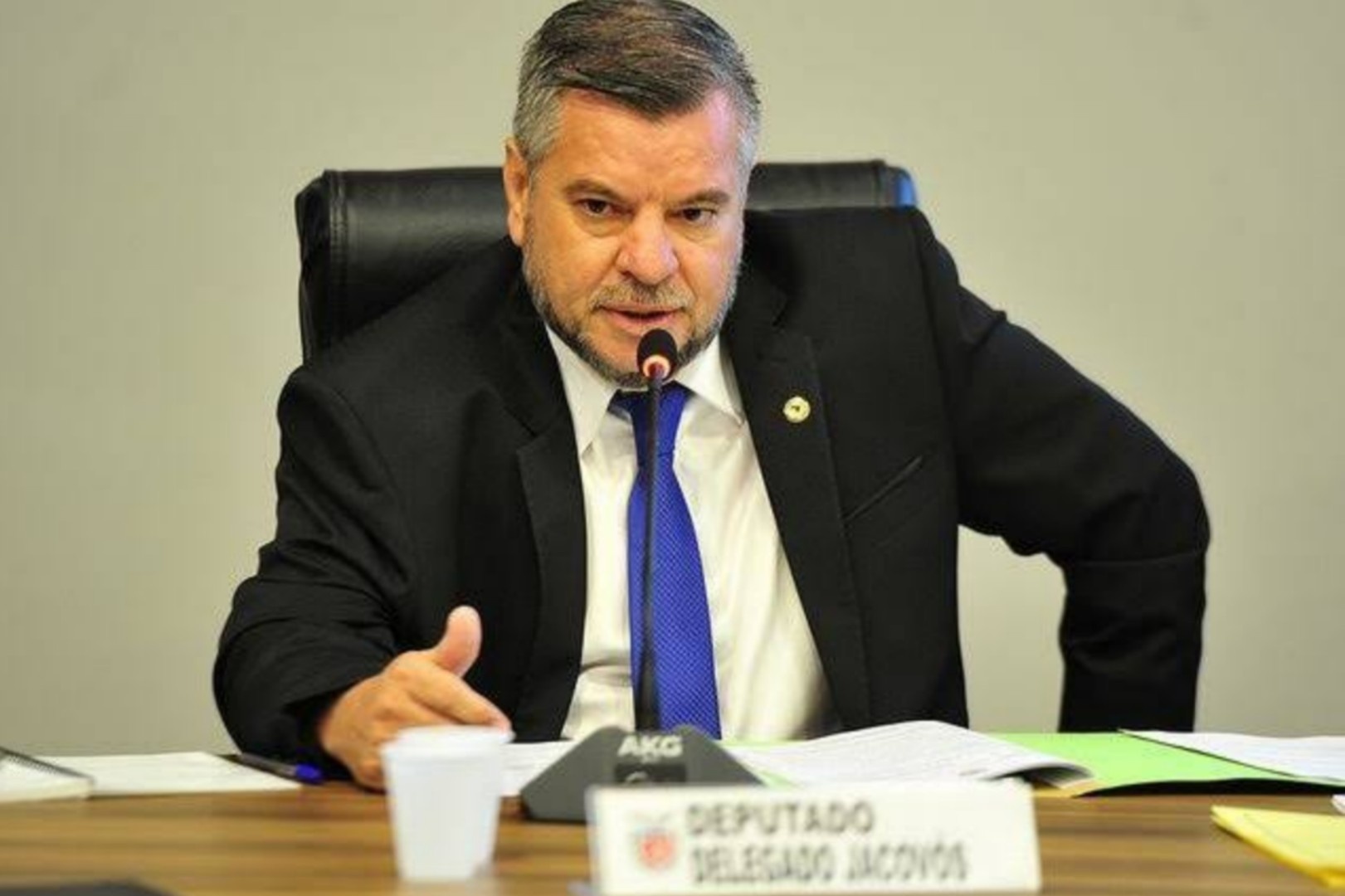 Deputado afirma que prefeitos do Paraná relatam coação para gravar vídeos de apoio a pré-candidato de Ratinho Junior; veja o vídeo