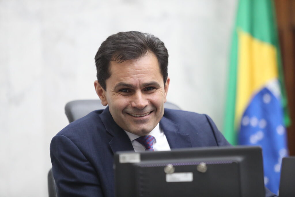 Mais de R$ 1,5 milhão ressarcidos: gastos de Márcio Pacheco incluem R$ 728 mil em transporte e R$ 385 mil em comunicação